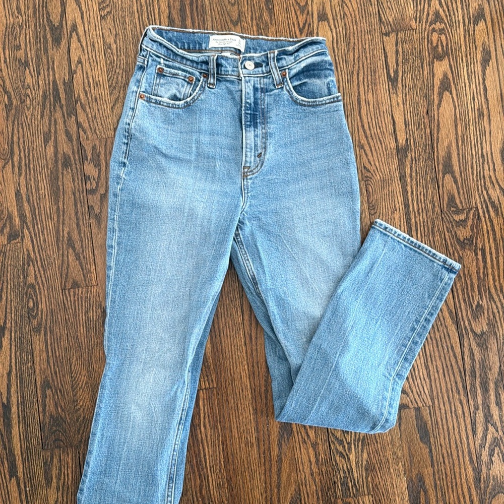 Abercrombie & Fitch The 90s Slim Straight Ultra High Rise Jeans Curve Love